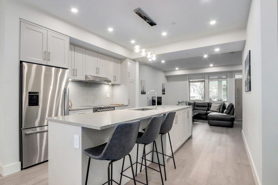 3 115 W Queens Road North Vancouver, BC - 22