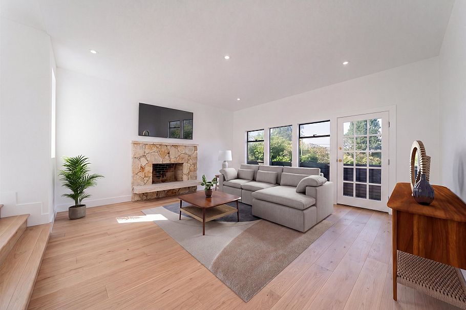 3974 W 10th Avenue Vancouver, BC - 1