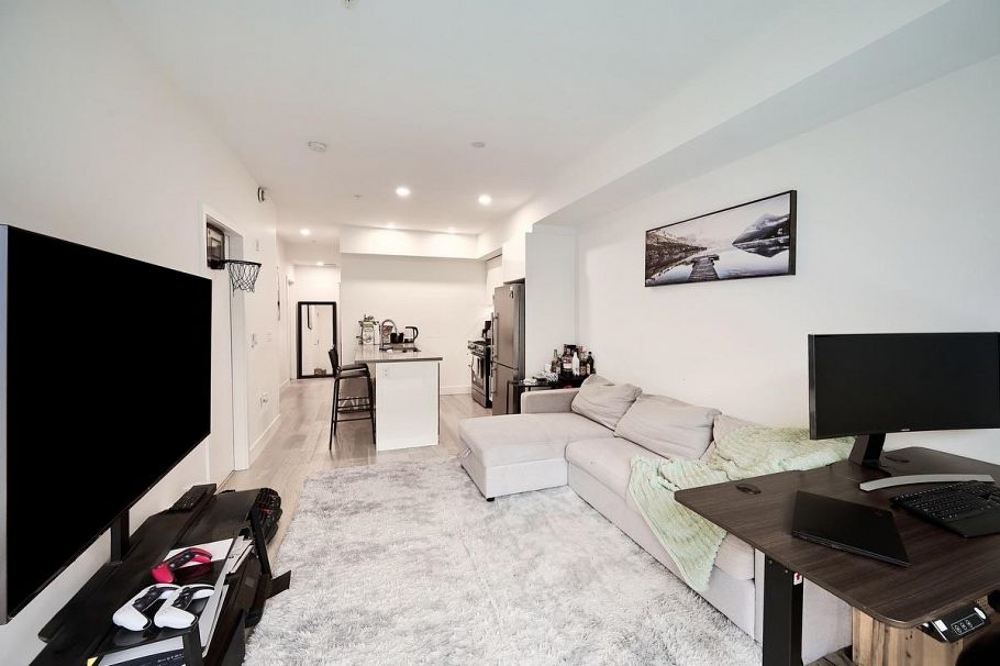 103 2666 Duke Street Vancouver, BC - 8