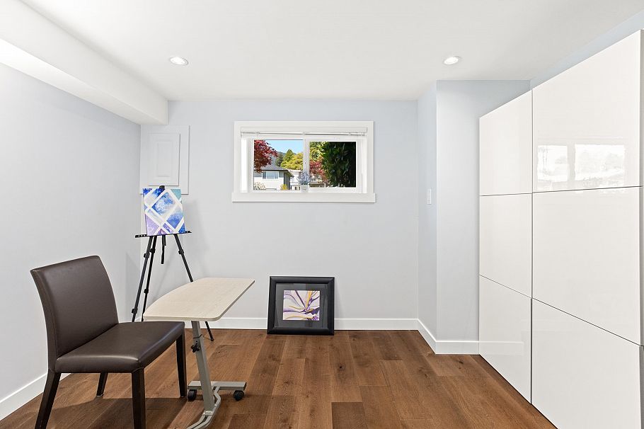 219 E 26th Street North Vancouver, BC - 28