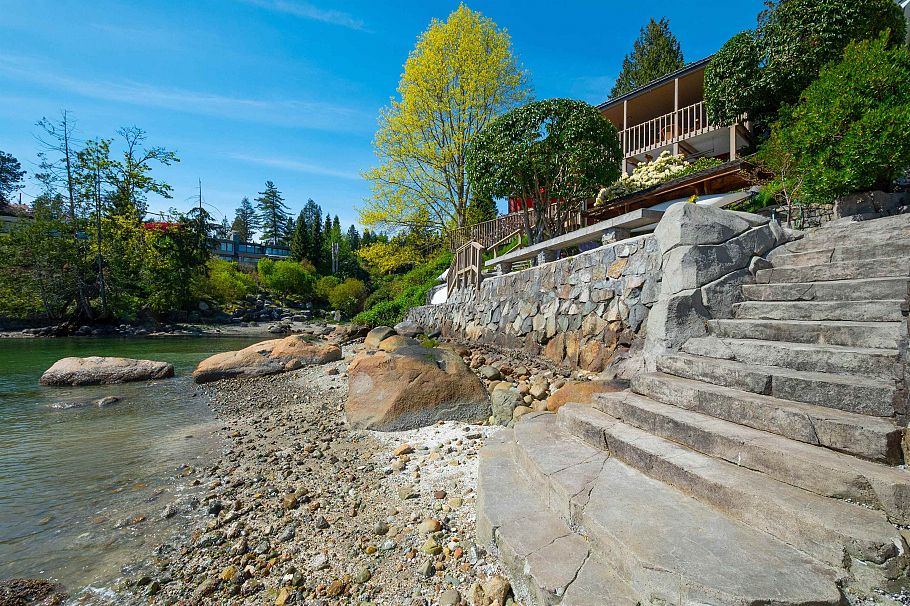 4455 Harris Place North Vancouver, BC - 33