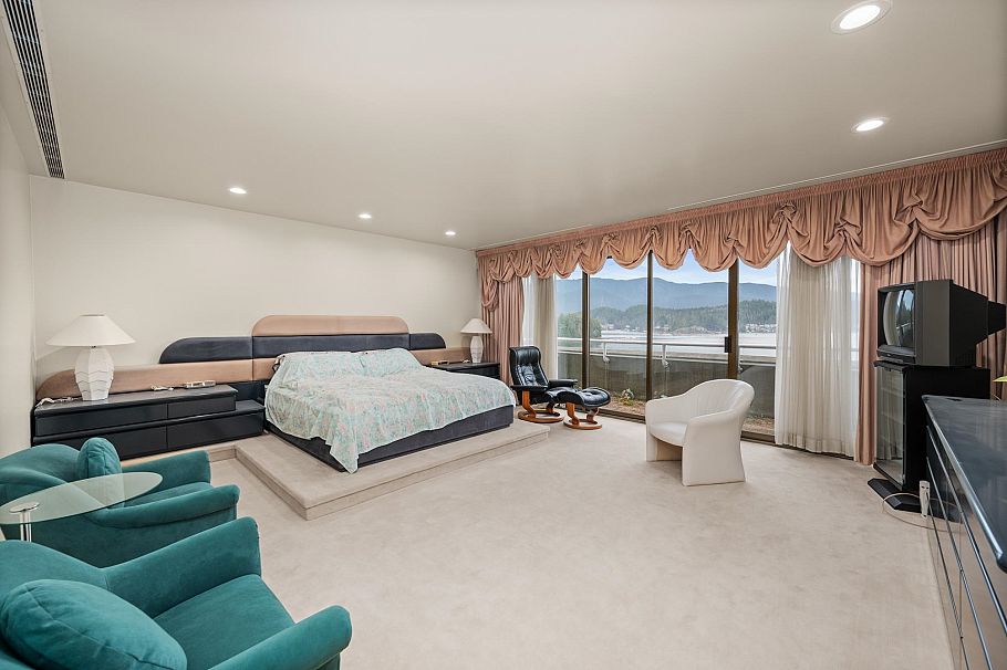 828 Beachview Drive North Vancouver, BC - 15