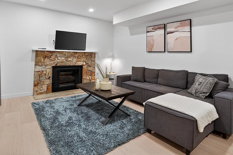 2221 Bowser Avenue North Vancouver, BC - 32