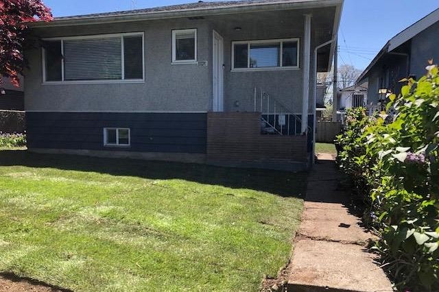 2052 E 41st Avenue Vancouver, BC - 18