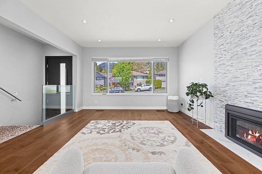 219 E 26th Street North Vancouver, BC - 3