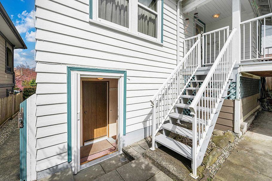 2578 Oxford Street Vancouver, BC - 18