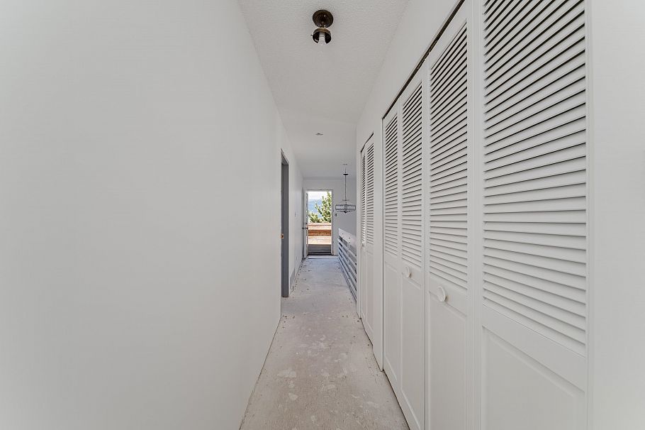 3974 W 10th Avenue Vancouver, BC - 27