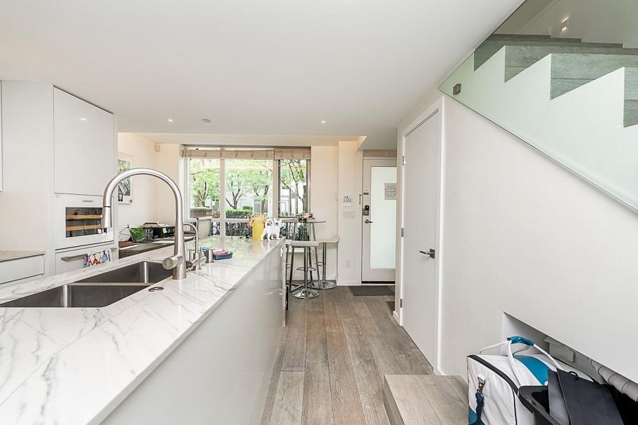 938 Beatty Street Vancouver, BC - 6