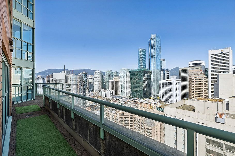 2301 909 Burrard Street Vancouver, BC - 21