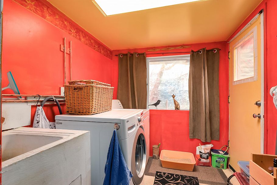 957 Essex Road North Vancouver, BC - 20