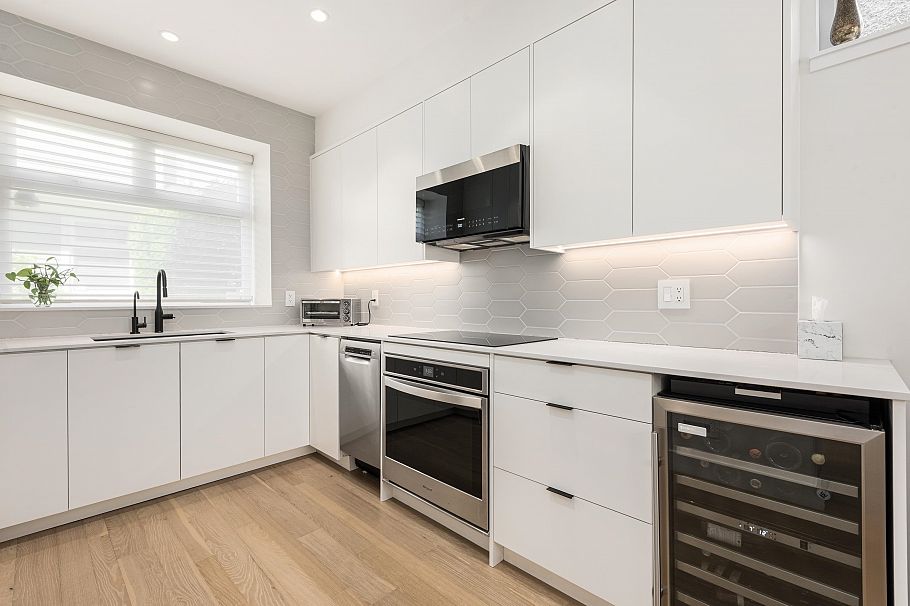 1823 Napier Street Vancouver, BC - 14