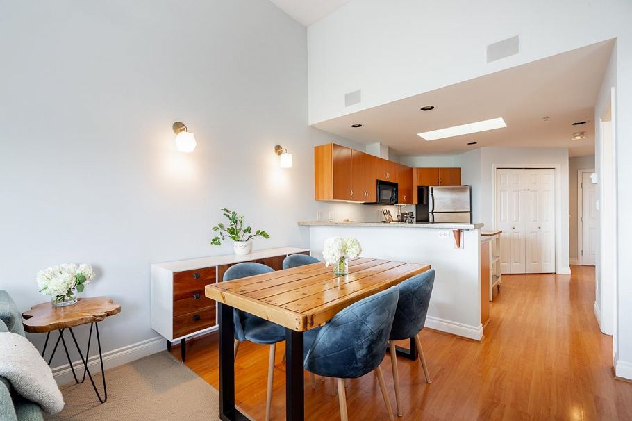 401 128 W 21st Street North Vancouver, BC - 8