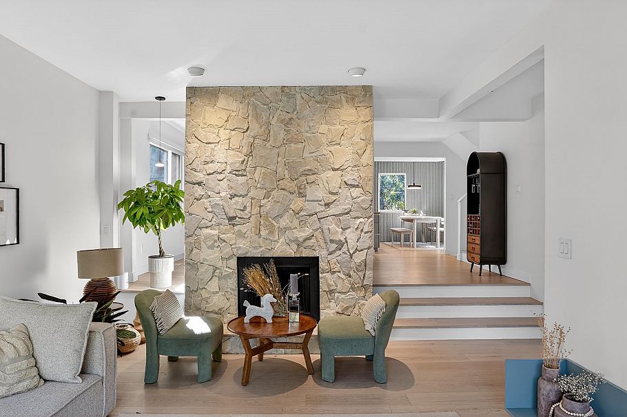 2221 Bowser Avenue North Vancouver, BC - 10