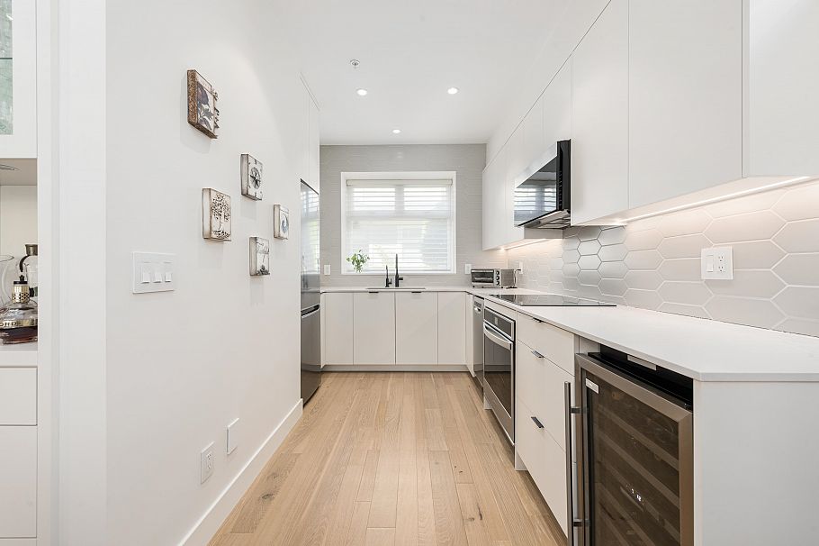 1823 Napier Street Vancouver, BC - 13