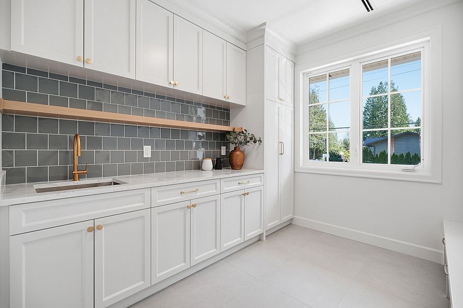 690 E Windsor Road North Vancouver, BC - 19