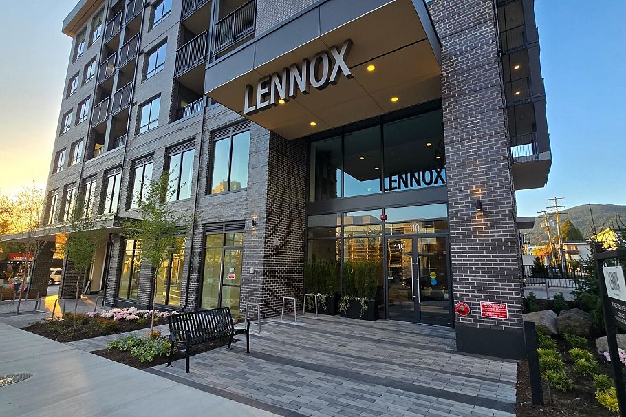 402 110 E 17th Street North Vancouver, BC - 1