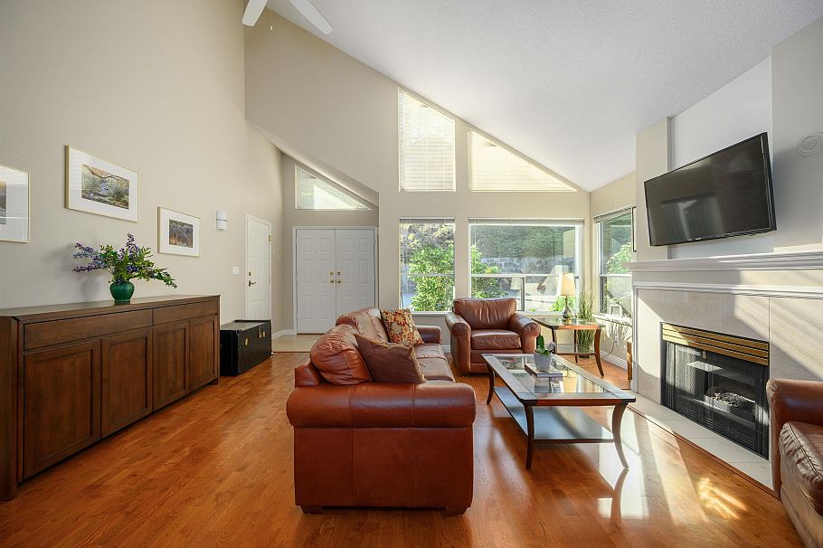 29 4055 Indian River Drive North Vancouver, BC - 4