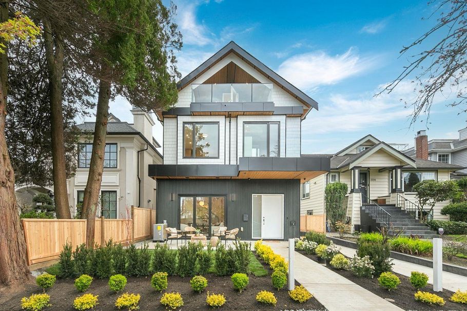 1 3708 W 18th Avenue Vancouver, BC - 1