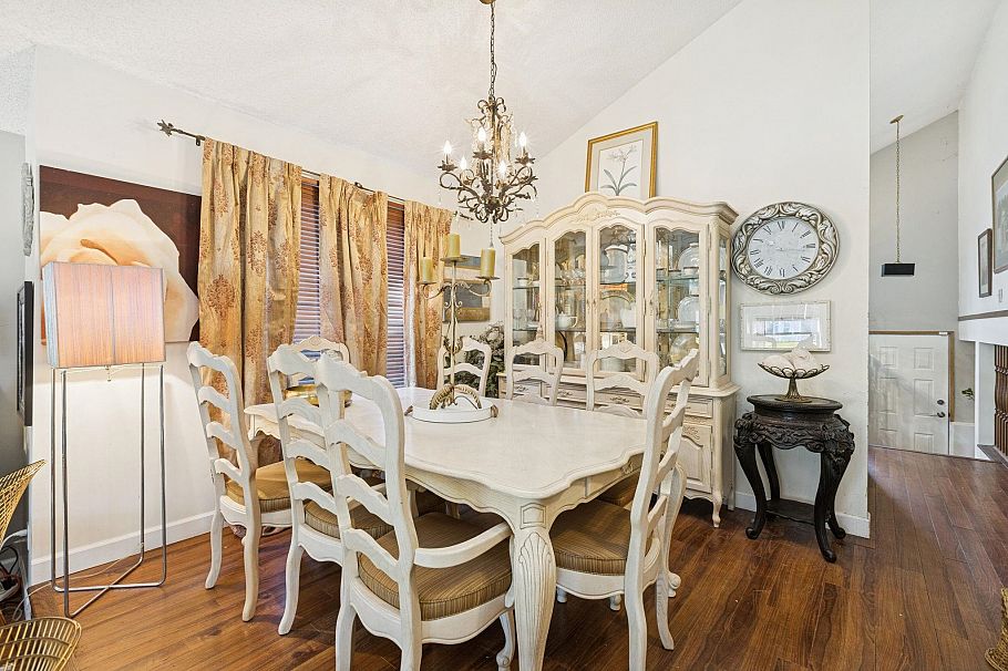 875 Porteau Place North Vancouver, BC - 7