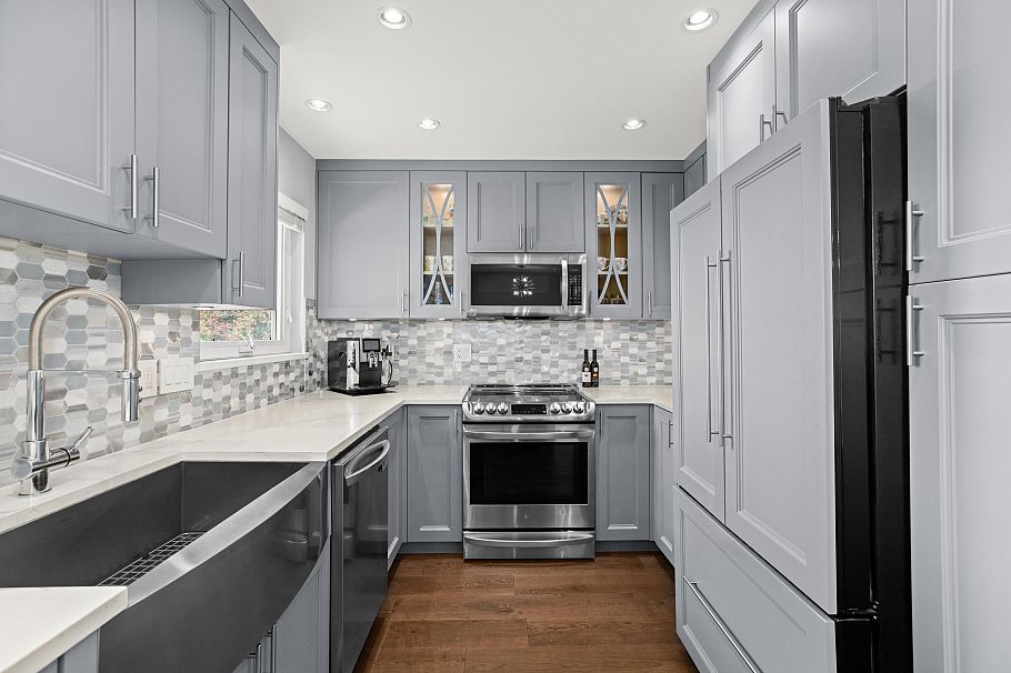 219 E 26th Street North Vancouver, BC - 8