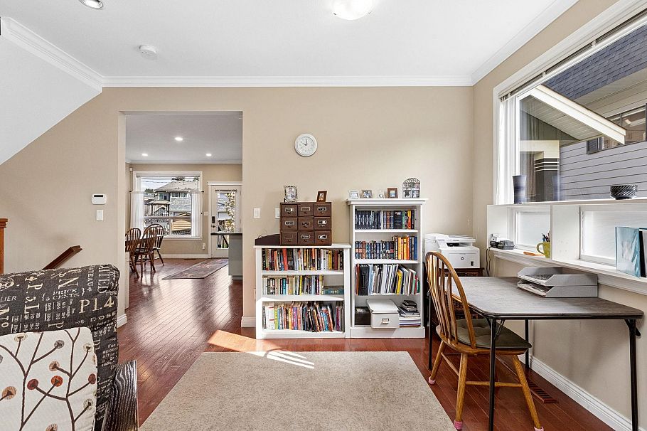 250 E 17th Street North Vancouver, BC - 12