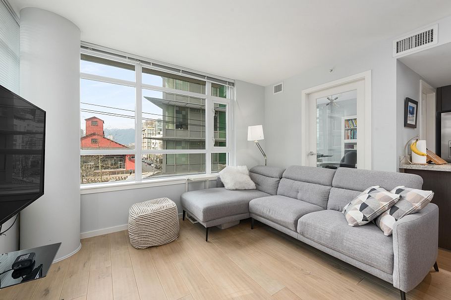 306 89 W 2nd Avenue Vancouver, BC - 2