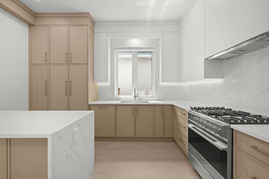 1 6461 E Prince Edward Street Vancouver, BC - 9