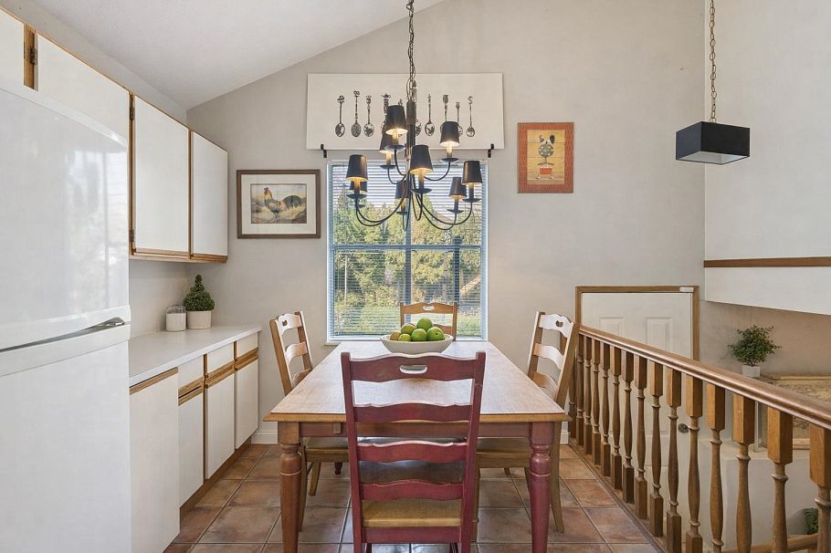 875 Porteau Place North Vancouver, BC - 11