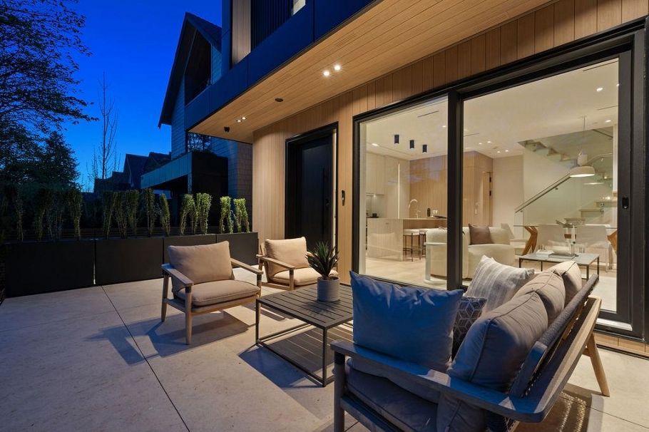 1 2935 W 15th Avenue Vancouver, BC - 3