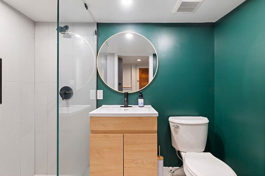 261 E 4th Street North Vancouver, BC - 29