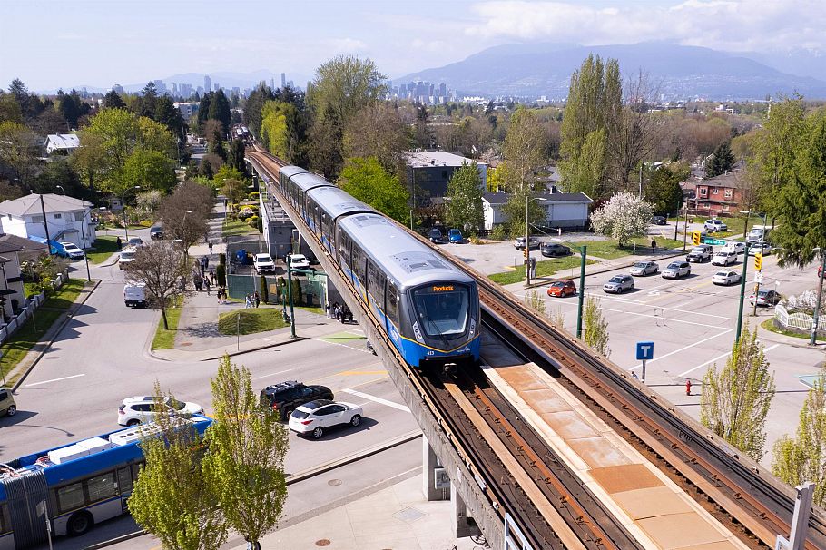 2576 E 27th Avenue Vancouver, BC - 29