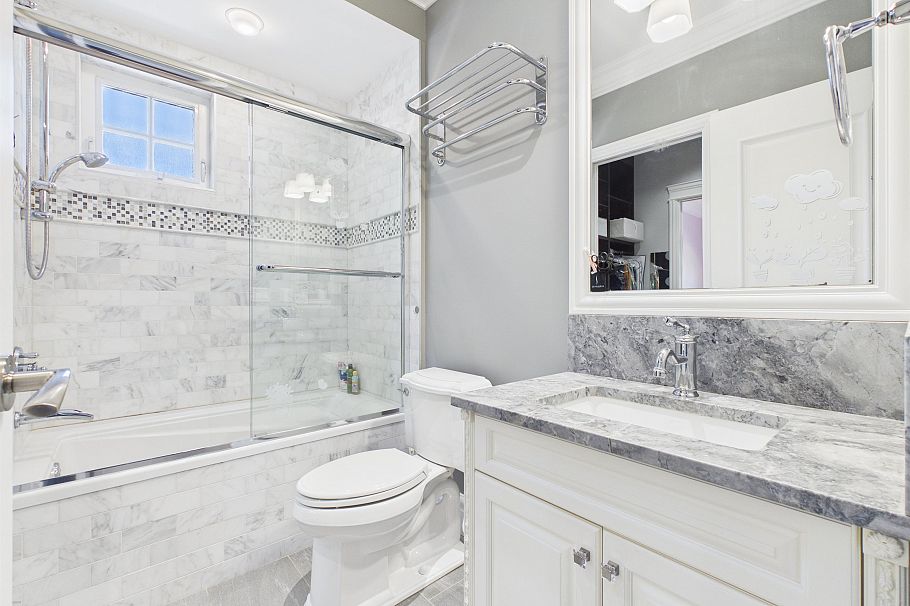 738 W 54th Avenue Vancouver, BC - 25