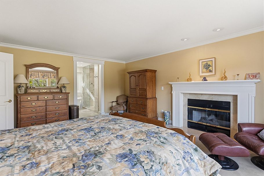 2465 Berton Place North Vancouver, BC - 21