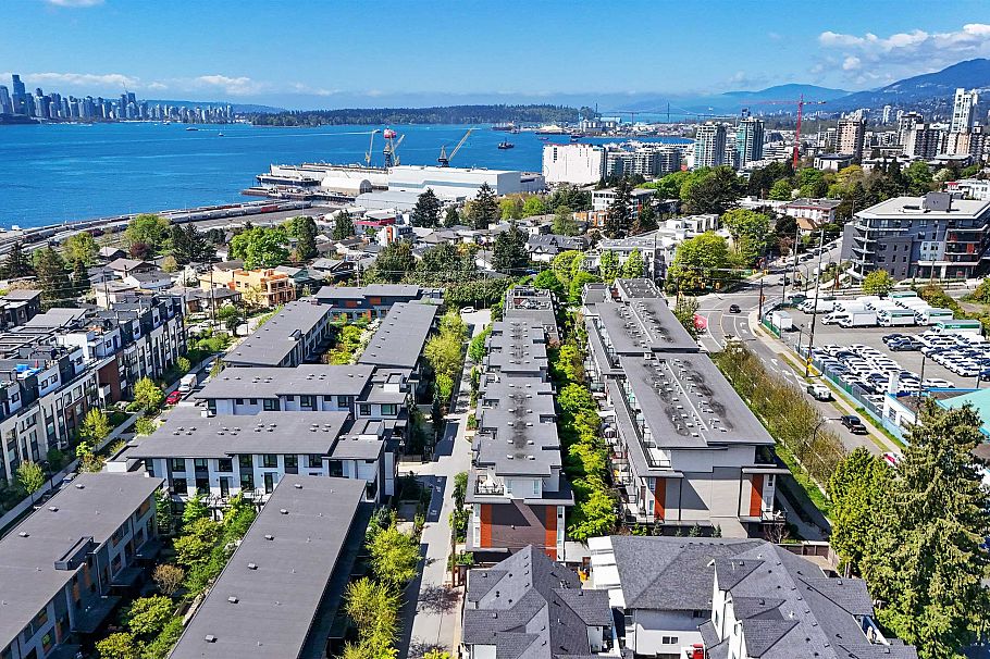 23 533 E 3rd Street North Vancouver, BC - 40