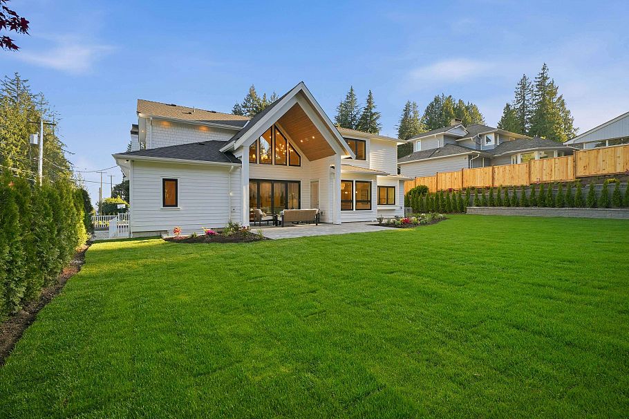 690 E Windsor Road North Vancouver, BC - 39
