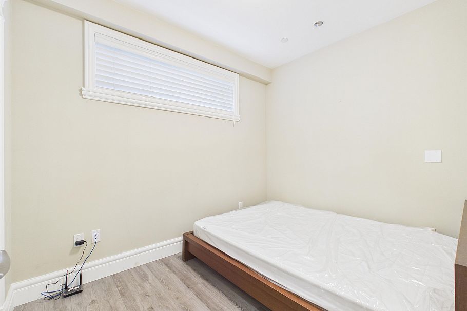 738 W 54th Avenue Vancouver, BC - 30