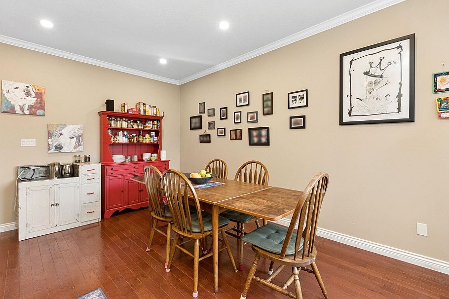 250 E 17th Street North Vancouver, BC - 15