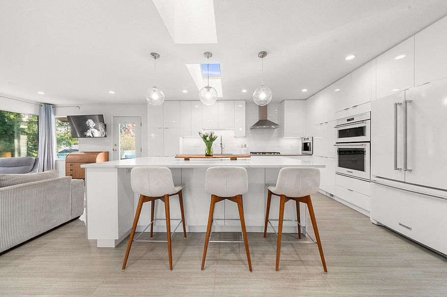 2289 Whitman Avenue North Vancouver, BC - 17