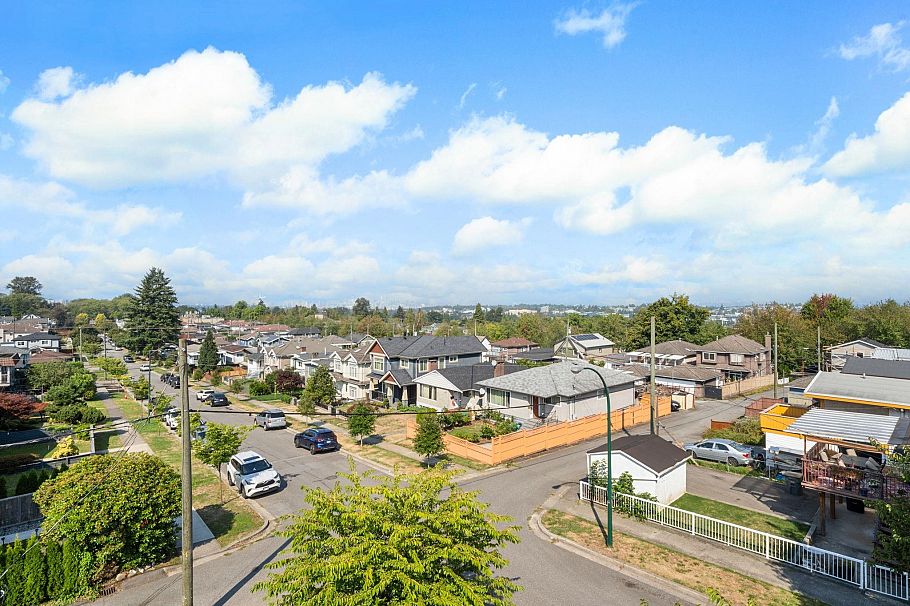 3192 E 23rd Avenue Vancouver, BC - 14