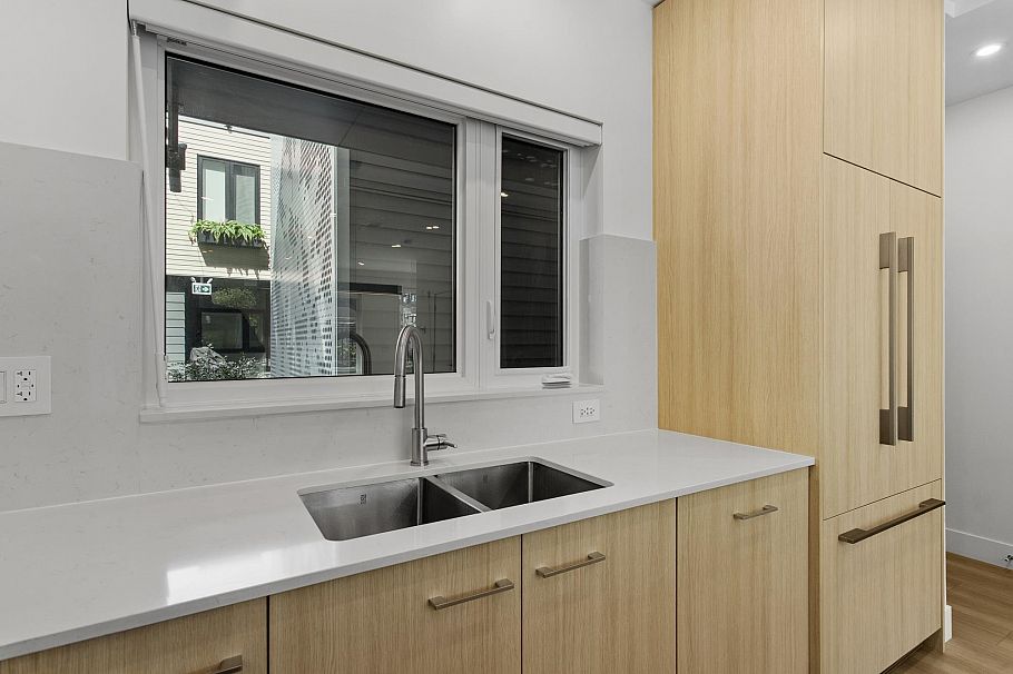 108 342 Mountain Highway North Vancouver, BC - 10