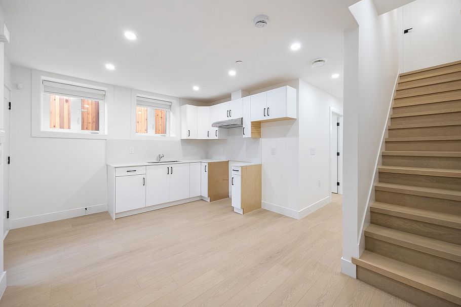 1 7361 Fraser Street Vancouver, BC - 27