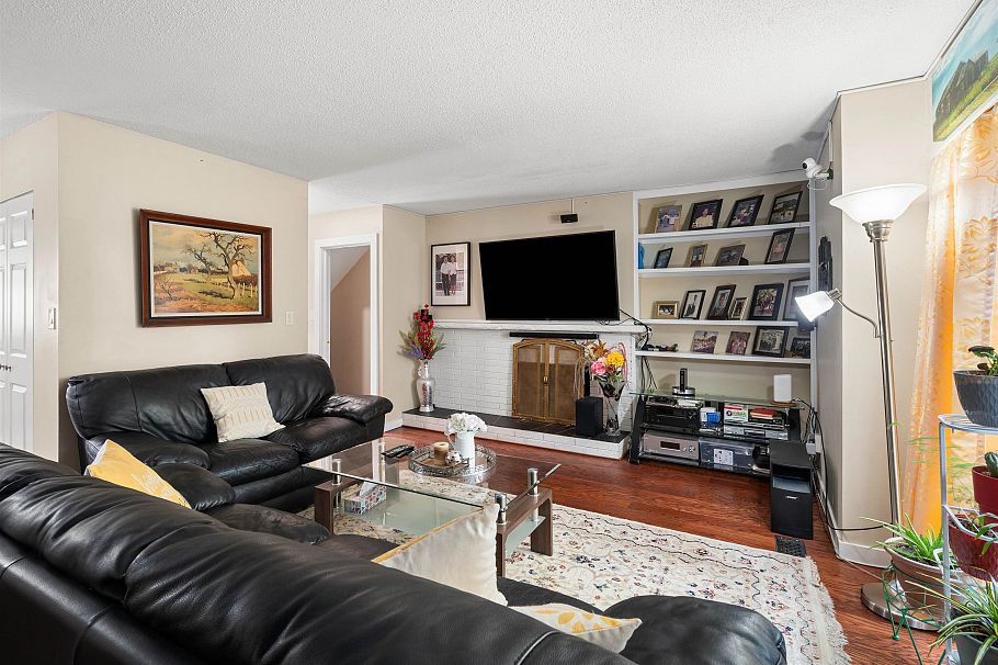 883 Old Lillooet Road North Vancouver, BC - 4