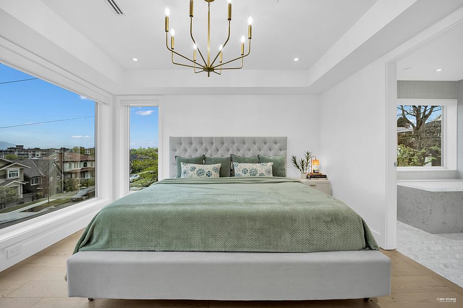 2796 E 4th Avenue Vancouver, BC - 21