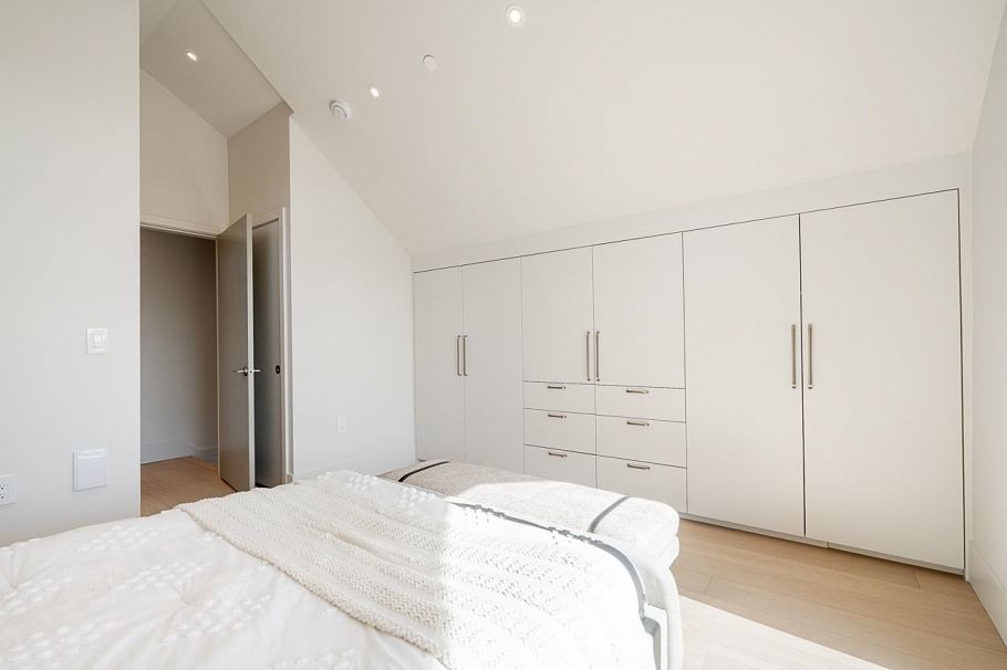 2 372 E 37 Avenue Vancouver, BC - 20