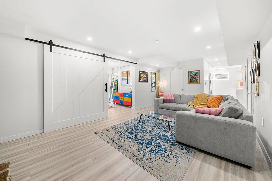 2289 Whitman Avenue North Vancouver, BC - 27