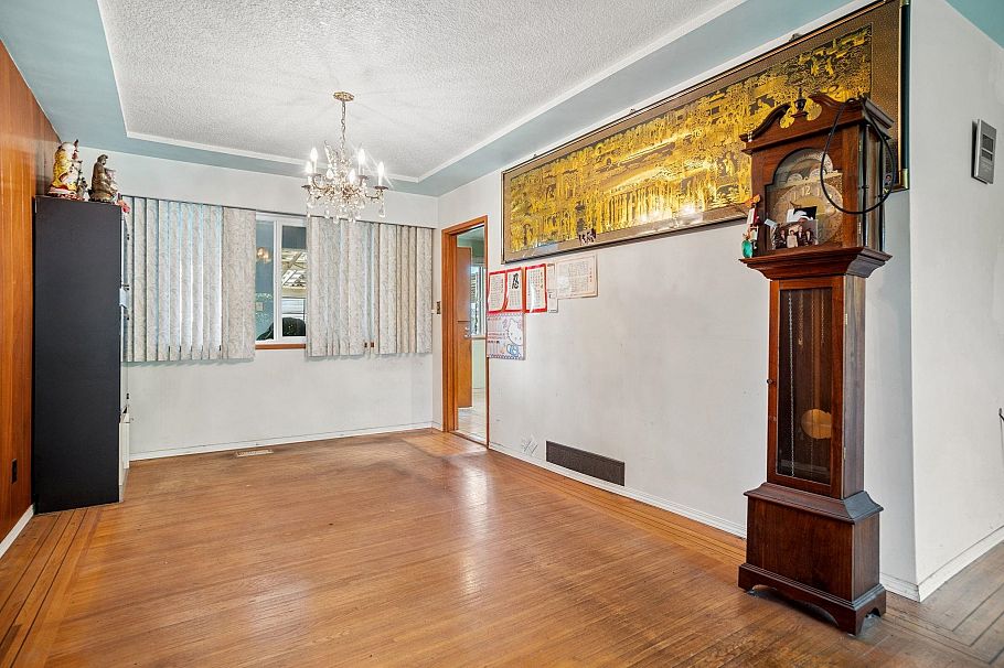 1388 E 60th Avenue Vancouver, BC - 8