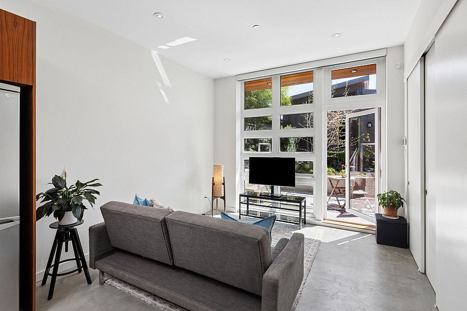 626 E 22 Avenue Vancouver, BC - 34