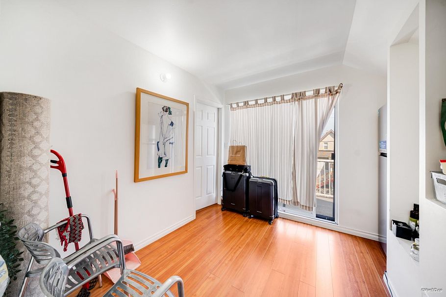 166 E 24th Avenue Vancouver, BC - 24