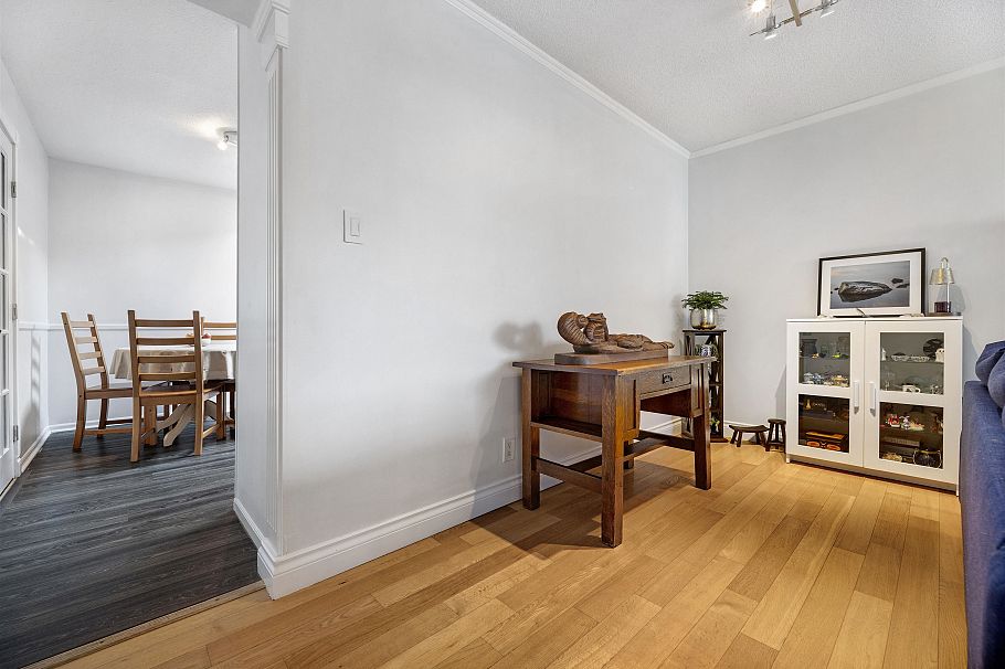 828 Nicolum Court North Vancouver, BC - 5