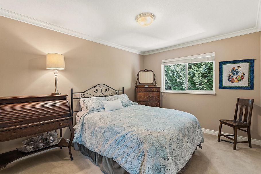 2465 Berton Place North Vancouver, BC - 25